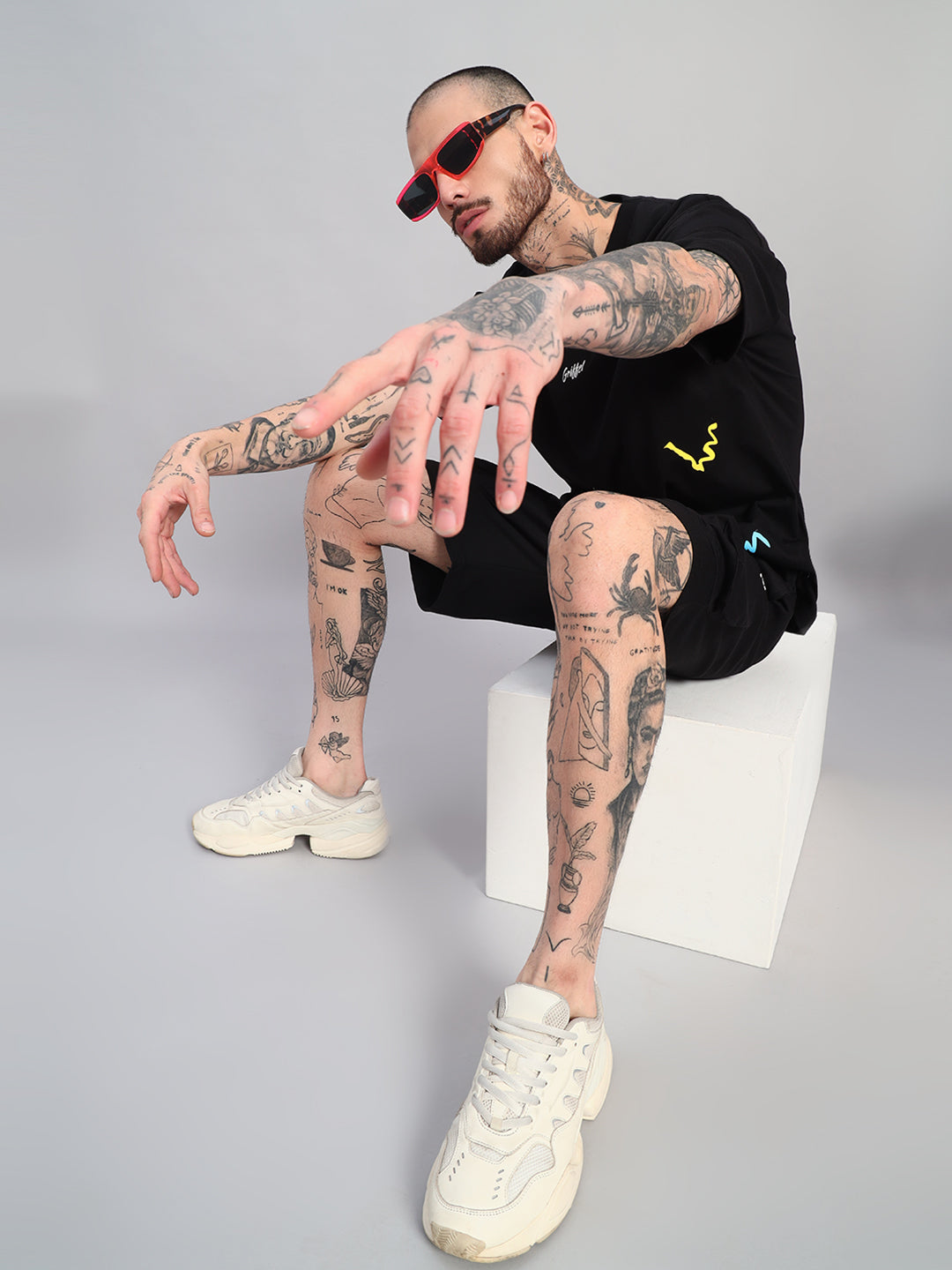 COLOR THREAD OVERSIZED T-SHIRT