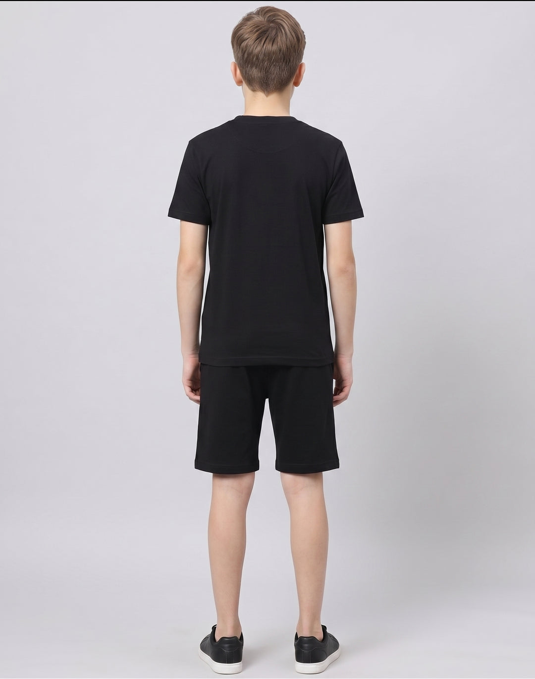 THREE HAND OVERSIZED T-SHIRT AND SHORTS SET 🙌🏻