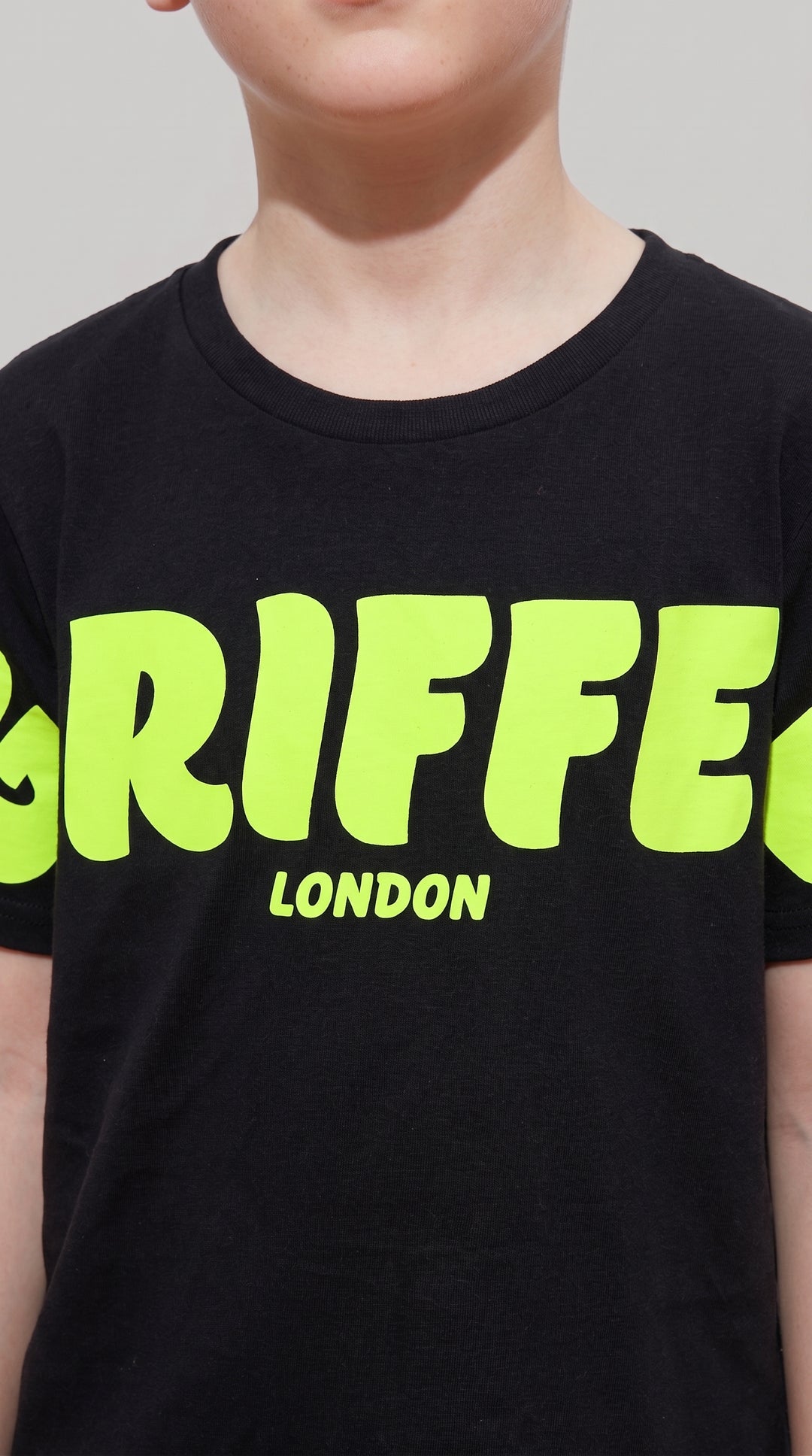 FRONT GRIFFEL BOYS OVERSIZED T-SHIRT AND SHORTS SET 💚