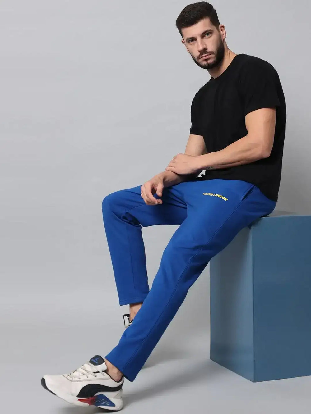Griffelt GRIFFEL Men Fleece Basic Solid Front Logo Royal Trackpants – griffel