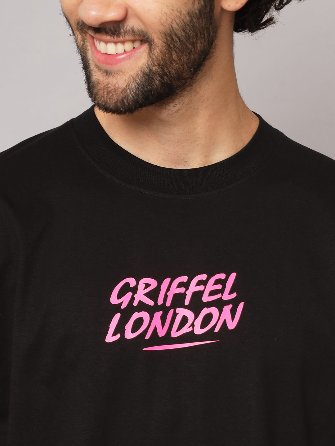 GRIFFEL Men Printed Black NO TIME FOR ROMANCE Oversized T-shirt - griffel